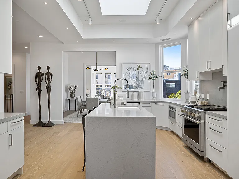 1502 Golden Gate Ave — Photo 4
