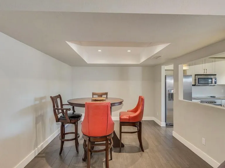 5837 N 8th Pl — Photo 3