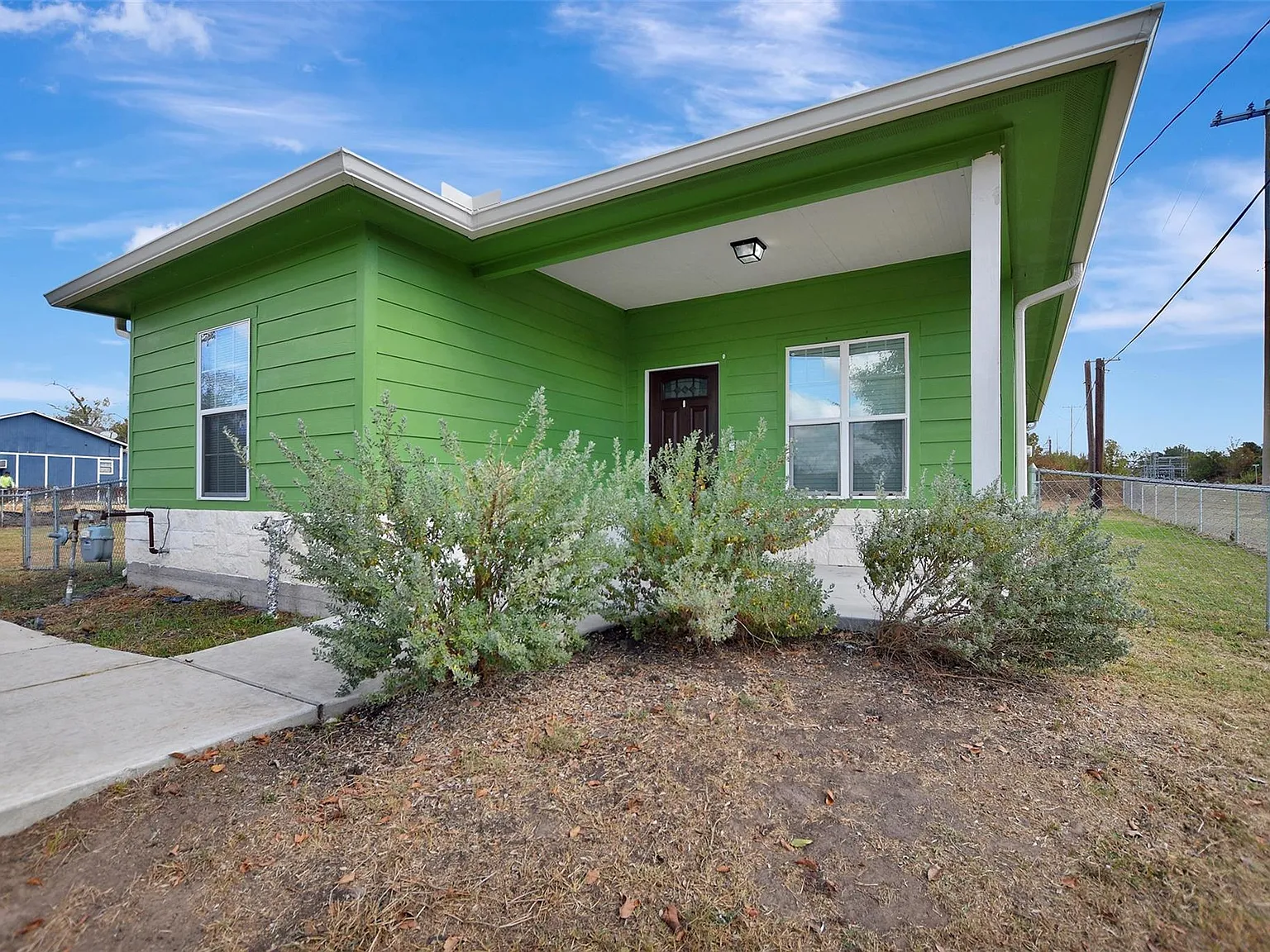4 bed, 2.0 bath, 1619 sqft, $1,900 — Photo 4