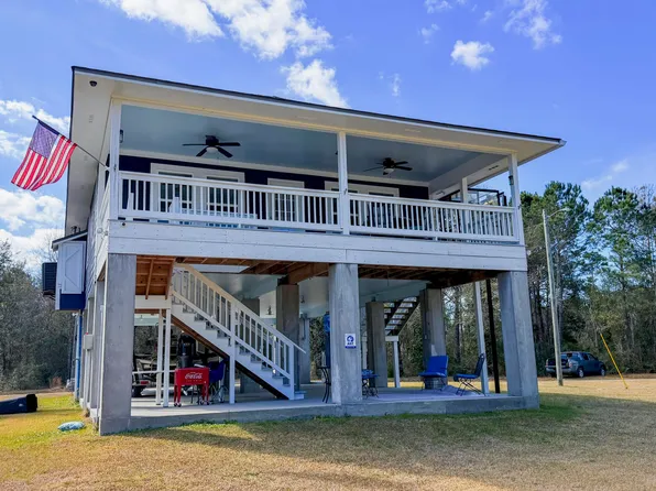 4004 Samoa Rd, Pearlington, MS 39572