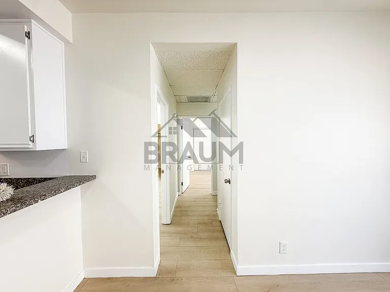 COLLINS — Photo 15