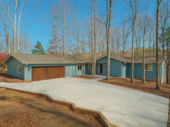 24 Mainsail Dr, Salem, SC 29676