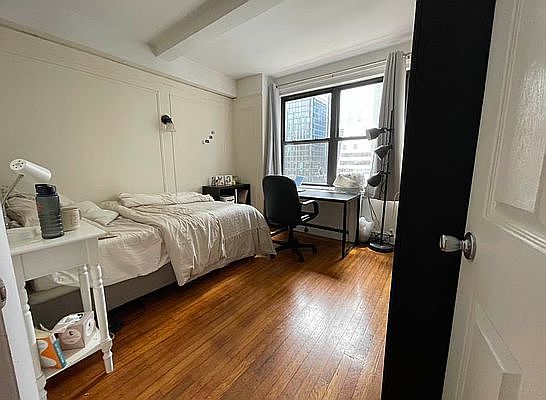4th image of 455 W 34th St APT 8A