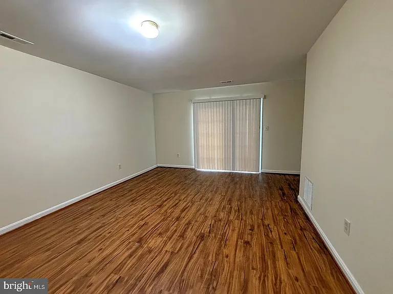 4100 Hunters Hill Cir #4100 — Photo 4