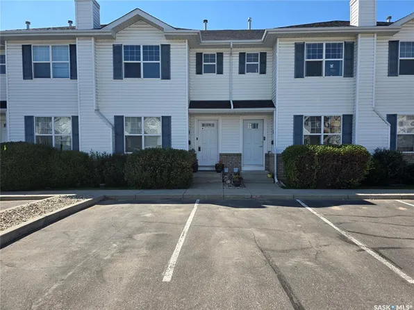 UNIT 30-102 Pawlychenko LANE, Saskatoon, SK S7V 1G9