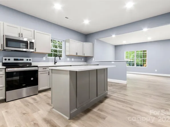 997 15th St, Lancaster, SC 29720