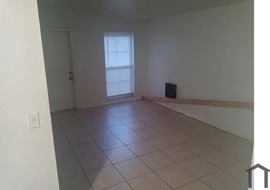 2 bed, 880 sqft, $1,800 — Photo 3