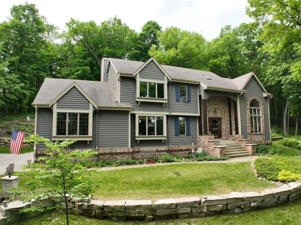 W305N7241 County Road E, Hartland, WI 53029