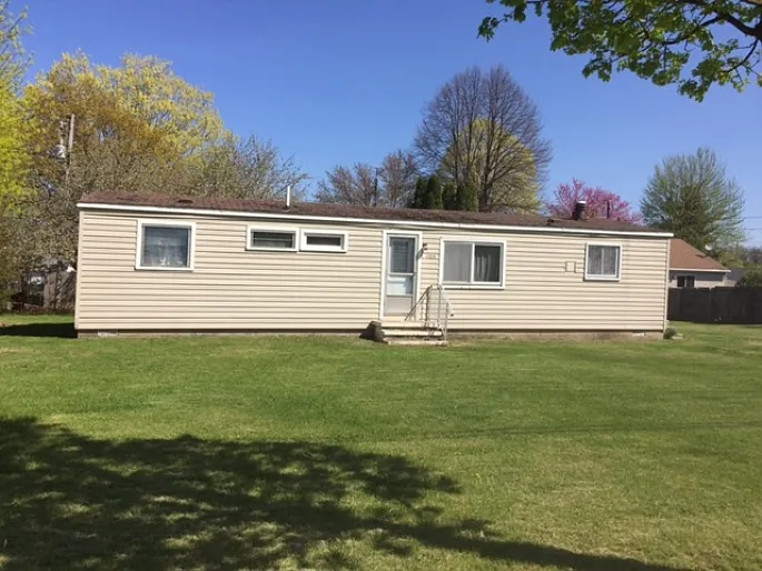 1109 Sunset Dr photo 1