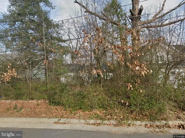 2125 Hilltop Pl, Falls Church, VA 22043