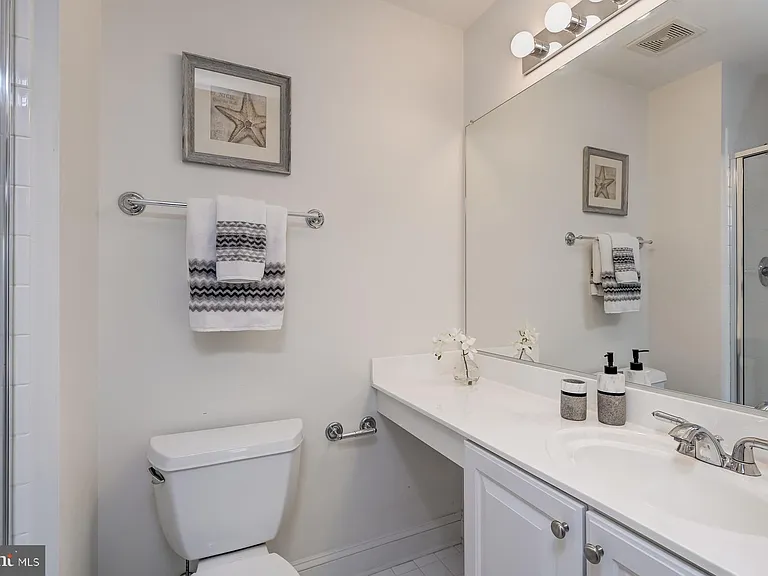 1236 Harbor Island Walk — Photo 54