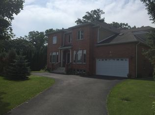 15 Exmoor Ct, Highwood, IL