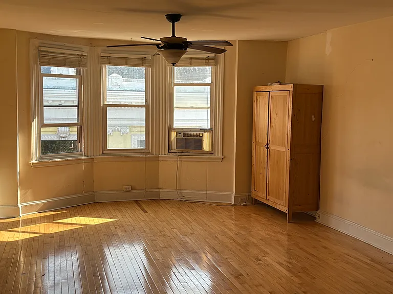 4335 Main St #3 — Photo 5