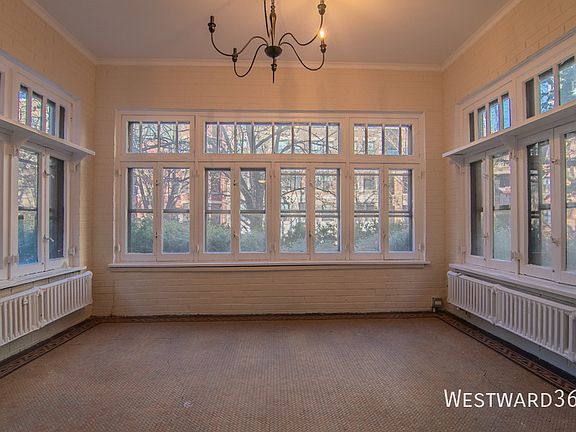 5th image of 921 W Winona St APT 1