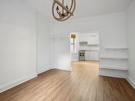 4th image of 172 Delancey St APT 2B