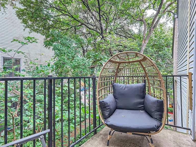802 S 1st St #215 — Photo 7