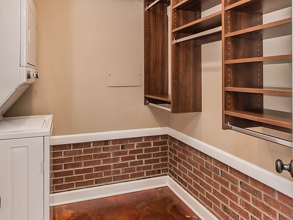 3rd image of 55 Carolina Dr