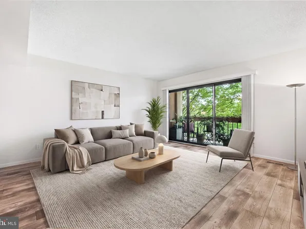 801 N Howard St APT 106, Alexandria, VA 22304