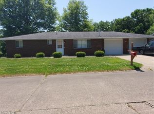 100 E Lubeck Hills Dr, Washington, WV 26181