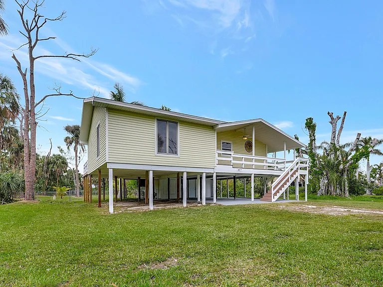 16360 N Oleander Dr — Photo 46