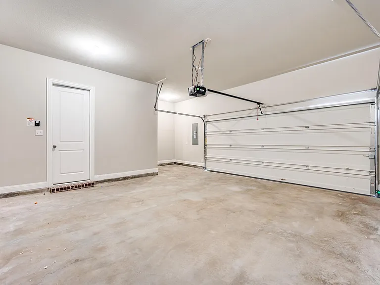 6148 Blythe Dr — Photo 25