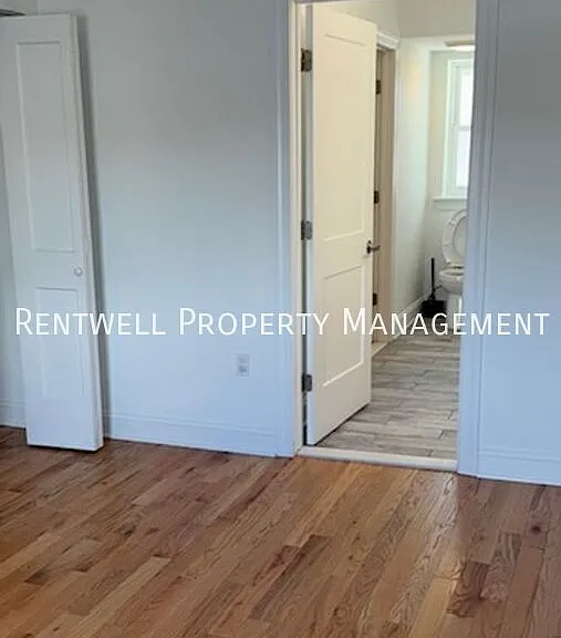 423-425 Dekalb St #3 — Photo 8