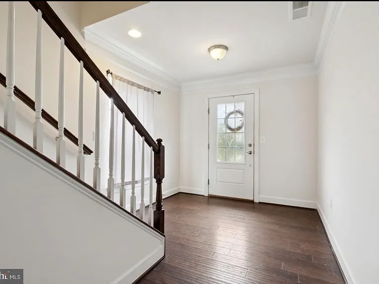 Caledonia Meadow Dr — Photo 4