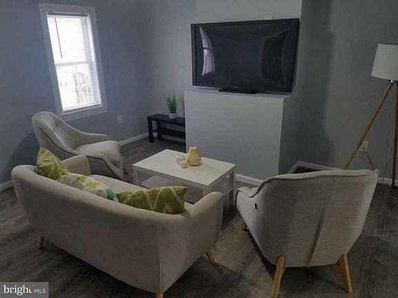 5th image of 322 Highland Ave