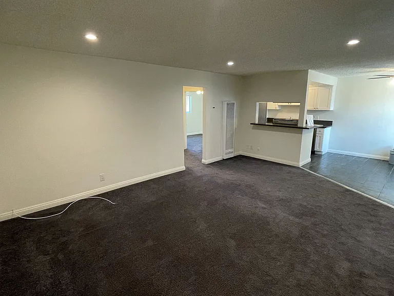 Kahlua Apartments — Photo 24