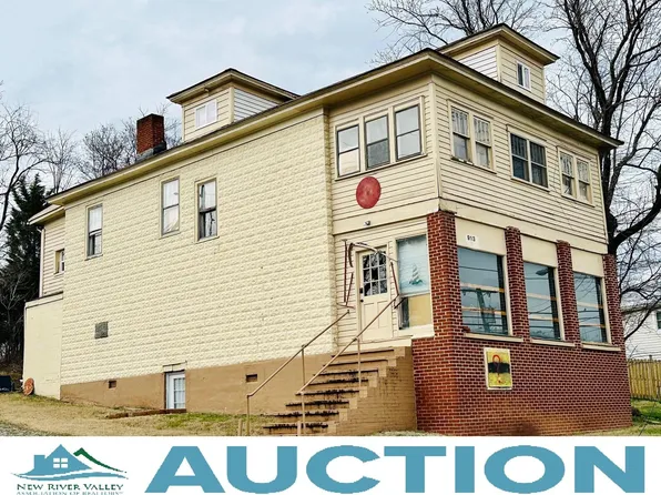 913 E Main St, Salem, VA 24153
