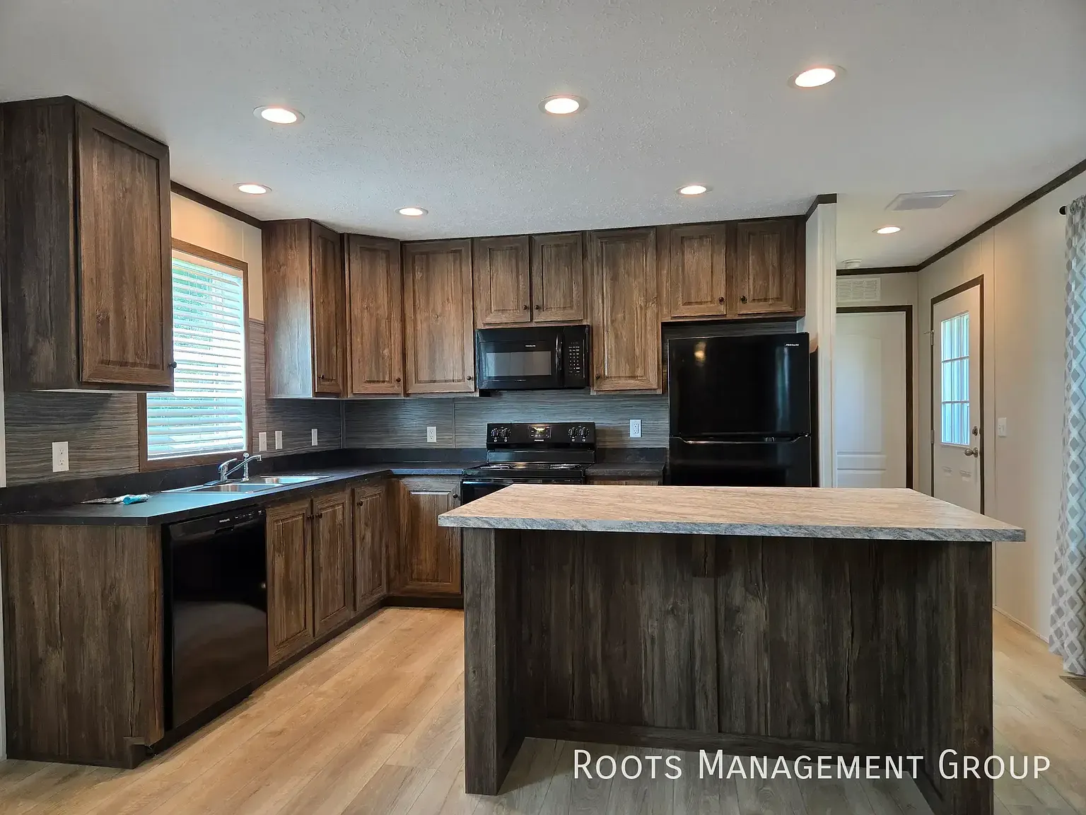 2 Bed 2 Bath Home Available for Lease at Whistler Cove - Apply Now! — Photo 3