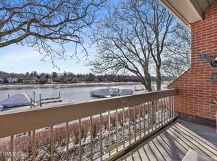 15 River Rd UNIT 220, Greenwich, CT 06807