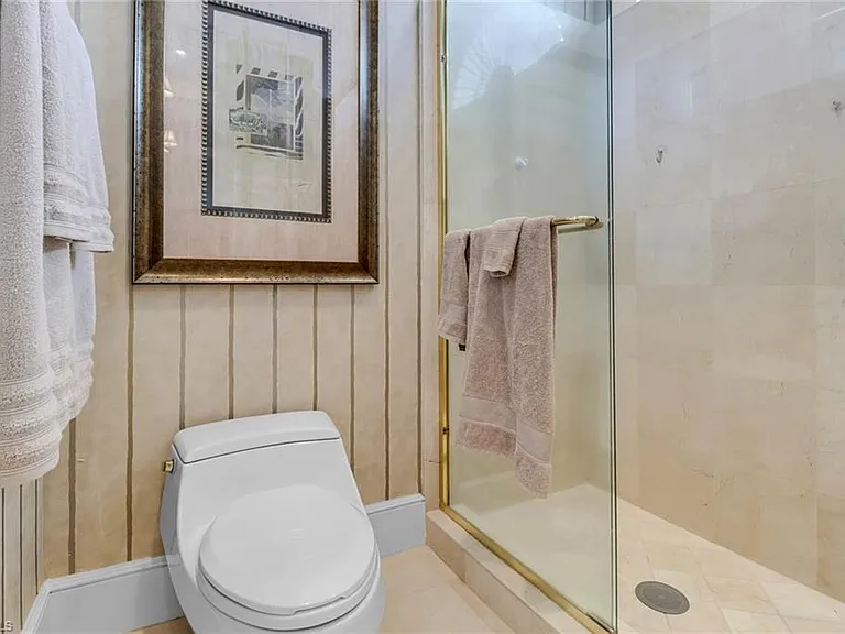 900 5th Ave S #302 — Photo 20