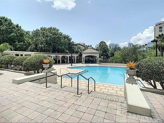 4th image of 715 Seagate Dr Unit 3