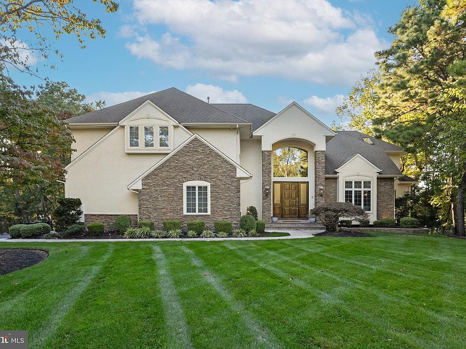1st image of 38 Milford Dr