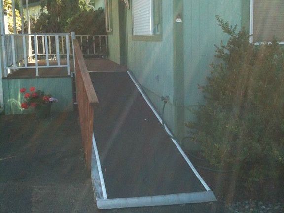 4th image of 820 Cottonwood Dr