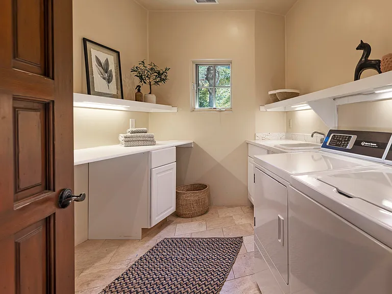 1493 Sycamore Canyon Rd — Photo 38