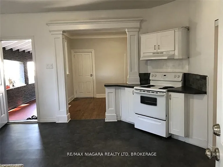3 Greenlaw Pl #MAIN FLOOR — Photo 3