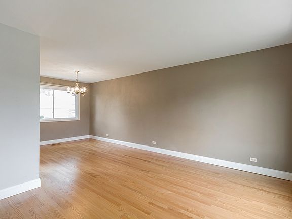 4th image of 3955 Marine Dr