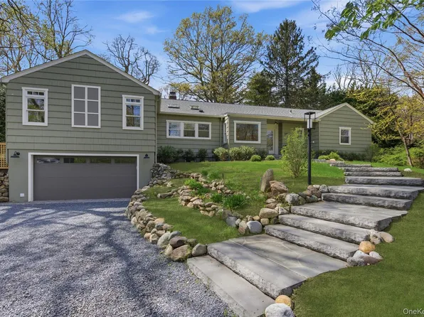 19 Erick Court, Cold Spring Harbor, NY 11724