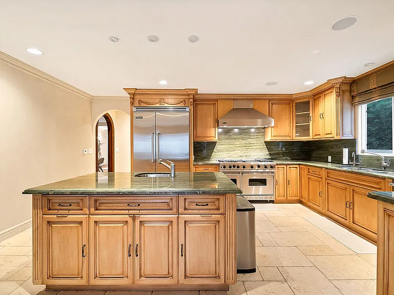 6138 Maryland Dr — Photo 14