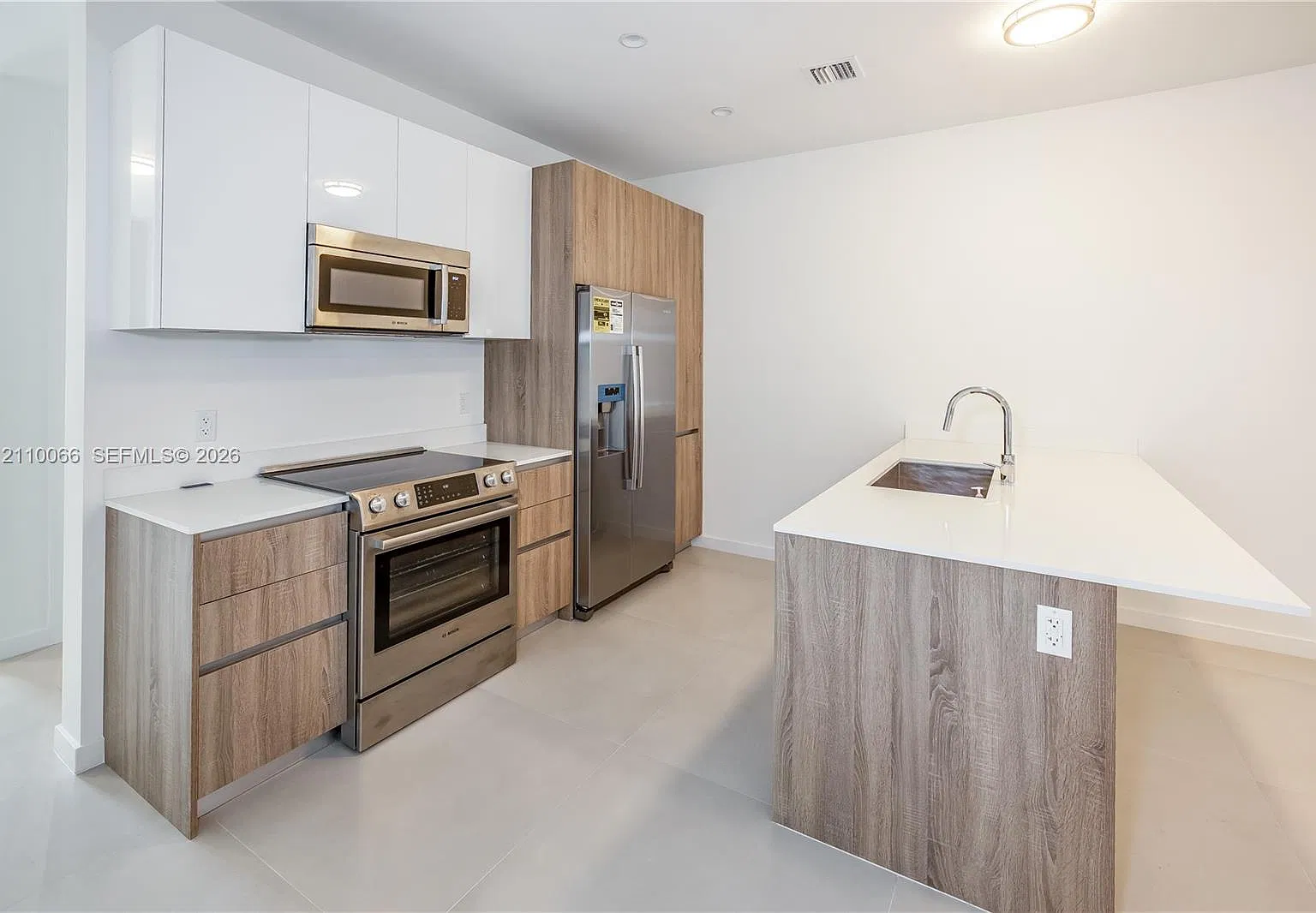 529 SW 11th St — Photo 4