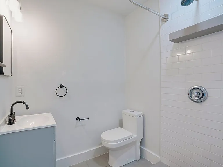 1800 Grace St — Photo 13