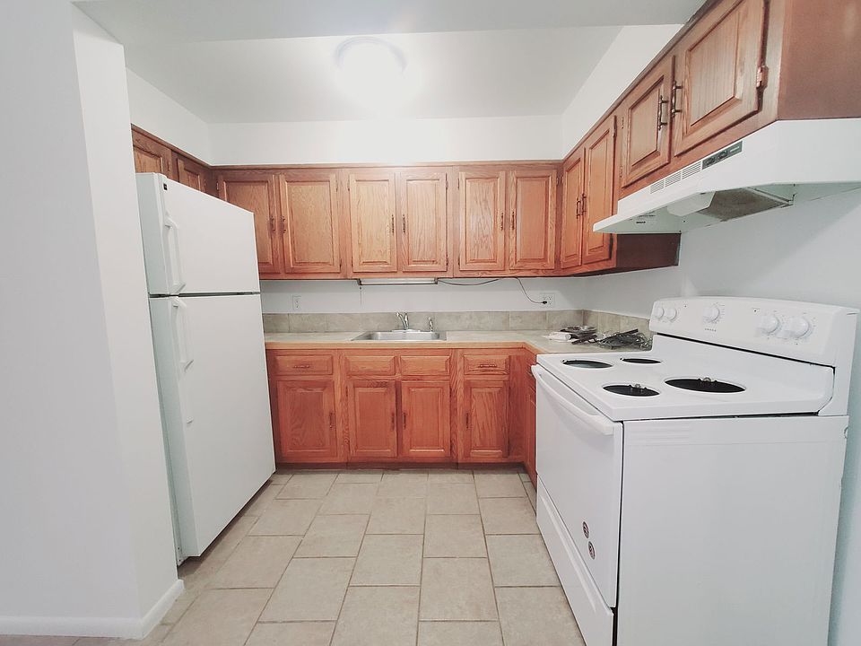1st image of 12 Houston Ter #9