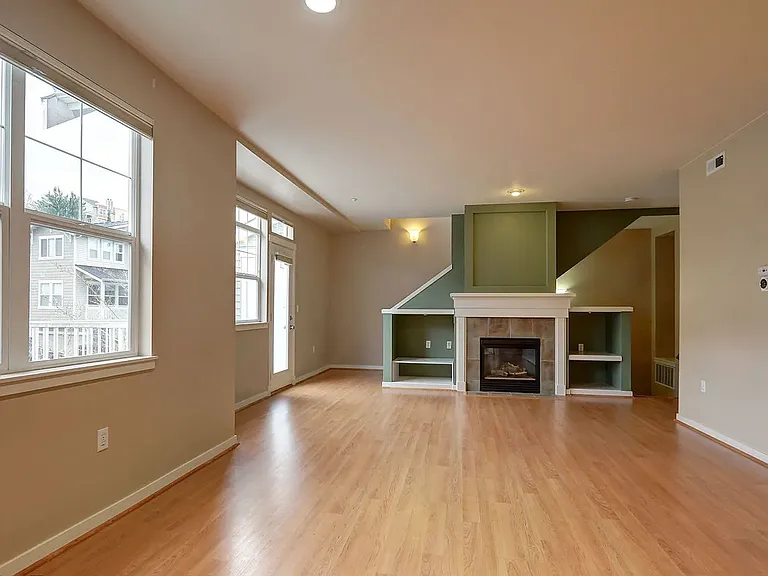 1601 NE Katsura St #203 — Photo 12
