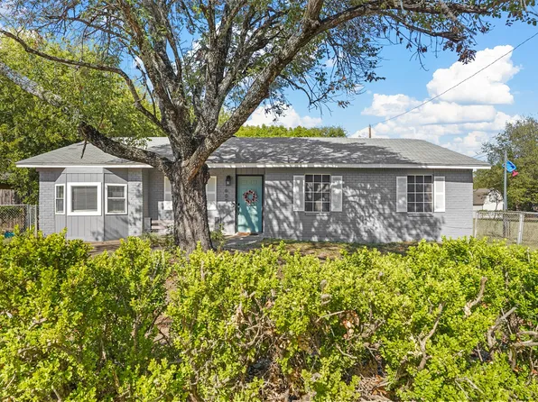 609 Springtime Dr, Cedar Hill, TX 75104