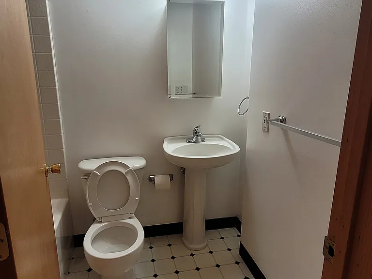 En suite master bathroom