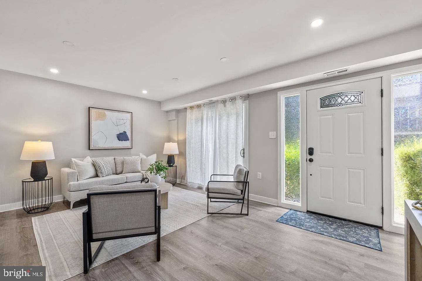 2 bed, 2.0 bath, 1058 sqft, $2,000 — Photo 3