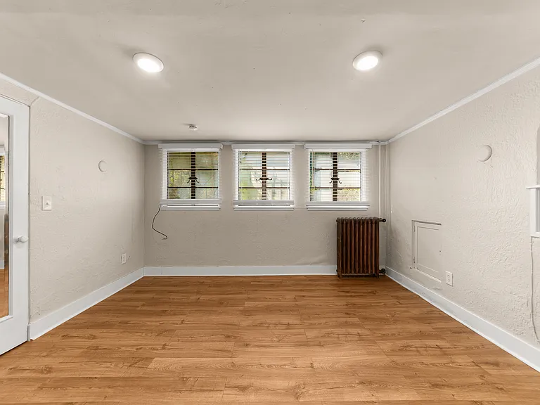 Vista Court — Photo 24