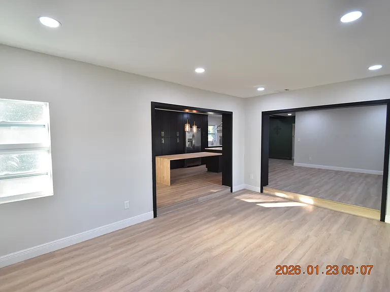 3606 1/2 River Grove Dr — Photo 9